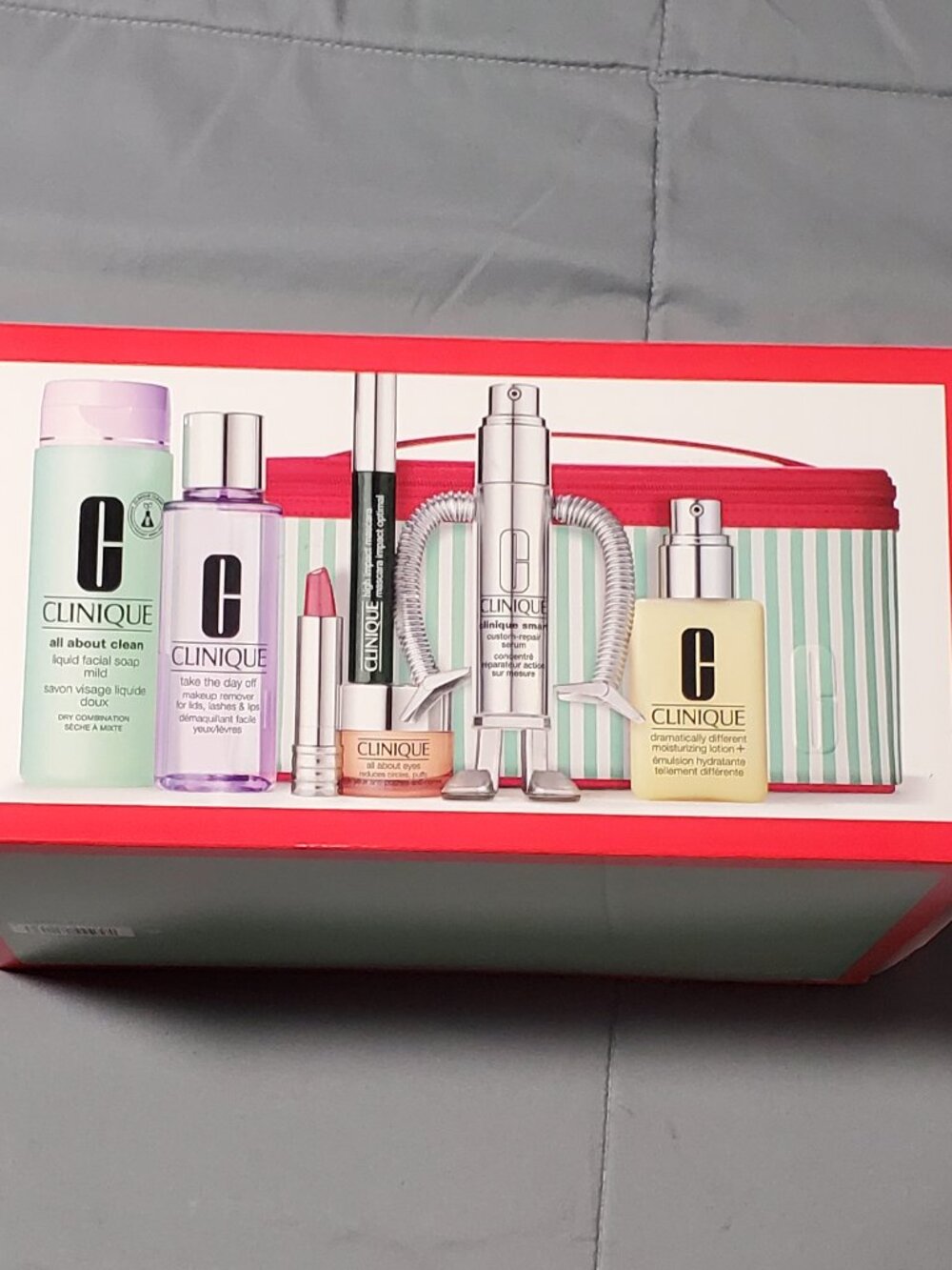 Best of Clinique 5 full size products w/Train Case NEW Unused Items **Read